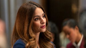 The Girls on the Bus Season 1 Episode 9