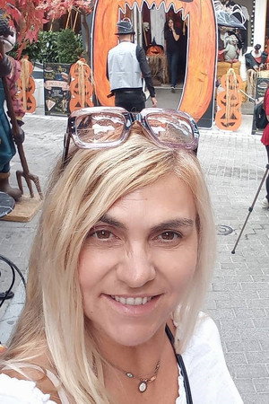 Βάσω Ζιάρου