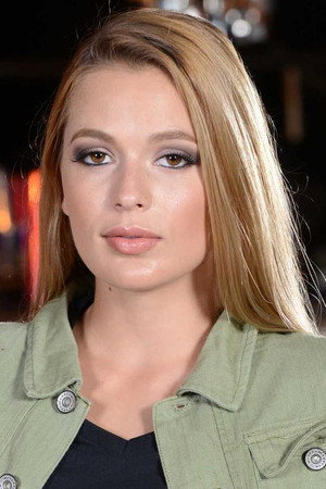 Sloan Harper portrait