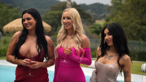 1. La Morena de Grandes Tetas