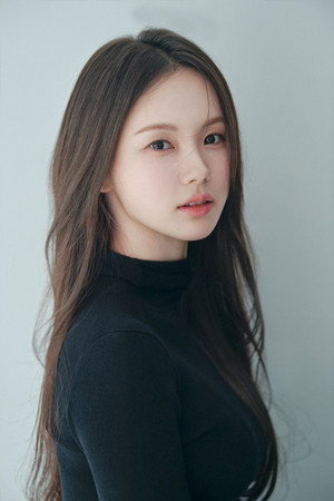 Han Yoo-eun portrait