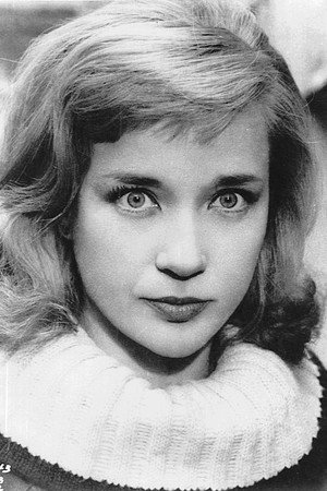 Sylvia Syms portrait