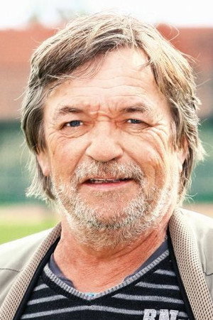 Roman Skamene portrait