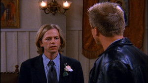 Just Shoot Me!: 3×25