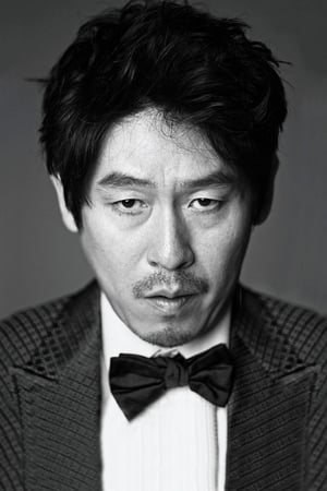 Sol Kyung-gu isHwang Jun-cheol