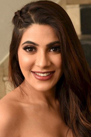 Nikki Tamboli portrait