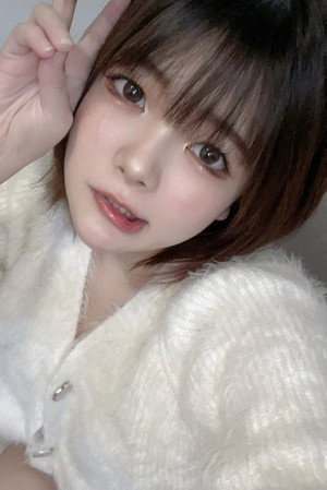 唯月つくし portrait