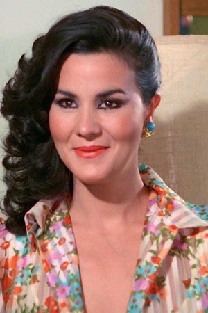 Flor Procuna portrait