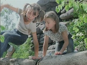 Ghosts from Outside: 1×1 {year} Online En Netflix