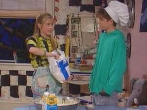 Clarissa Makes A Cake