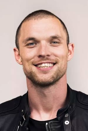 Ed Skrein jako Lieutenant Richard 'Dick' Best