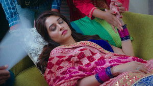 Sonakshi Falls Unconscious