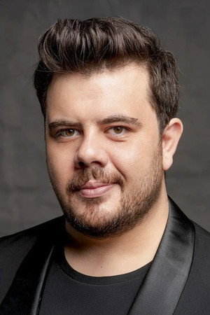 Eser Yenenler portrait