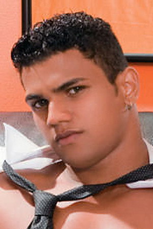 Caio de Castro portrait