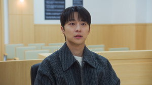 S01E12 still