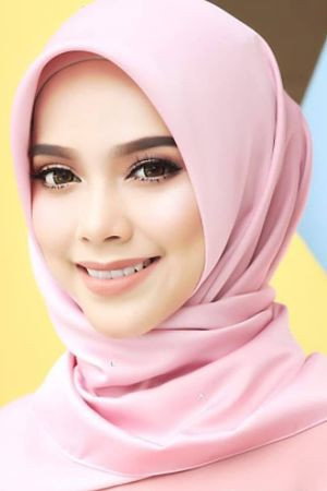 Sari Yanti portrait