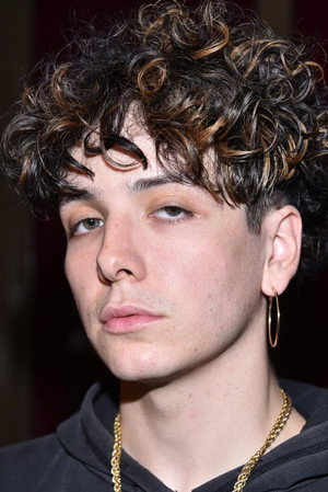 Hubert Lenoir portrait