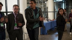 The Mysteries of Laura 1×17 – The Mystery of the Intoxicated Intern