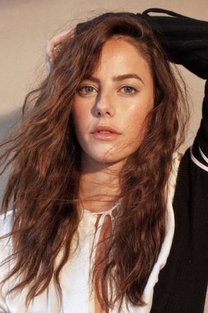 Kaya Scodelario jako Carina Smyth