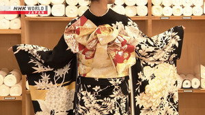 Kyo-yuzen Kimono: Fine Gold Accents Radiate Elegance still