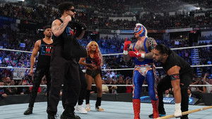 WWE SmackDown: 25×18