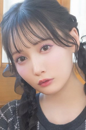 Hitomi Suzuki portrait