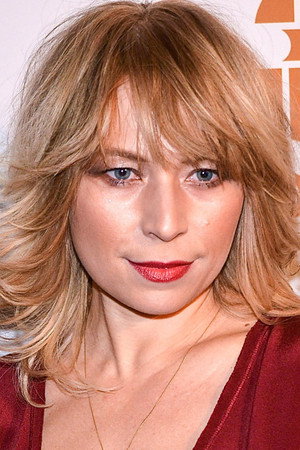 Frida Hallgren portrait