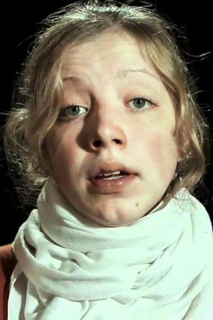 Paula Solvak portrait