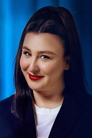 Yasemin Sakallıoğlu portrait