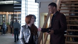 Famous in Love: 2×2