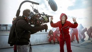 مشاهدة الوثائقي Money Heist: From Tokyo to Berlin مترجم