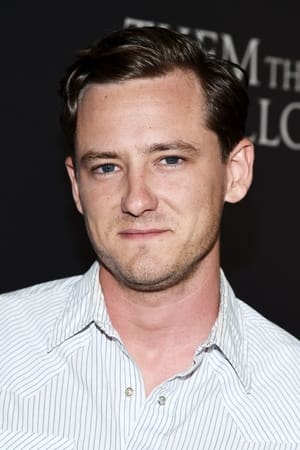 Foto retrato de Lewis Pullman