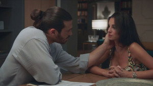 Violeta como el mar: 2×2 en Espanol