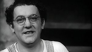 Du Schmilblick aux Restos du Cœur, la folle histoire de Coluche