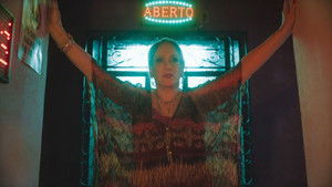 Terra e Paixão: 1×2