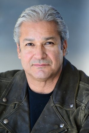 Foto retrato de Joseph P. Santillanes