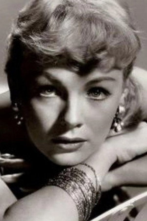 Simone Paris portrait