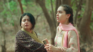 Seher, Kausar run for their lives