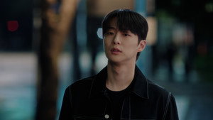 S01E01 still
