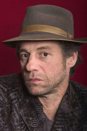 Birol Ünel portrait