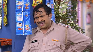 Happu gets frightened on seeing ghosts - Happu Ki Ultan Paltan