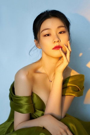 Diễn viên 金靖