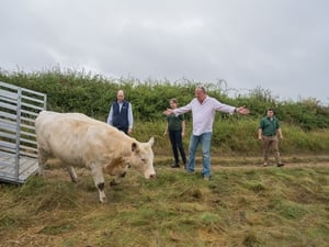 Clarkson’s Farm Temporada 2 Capitulo 1