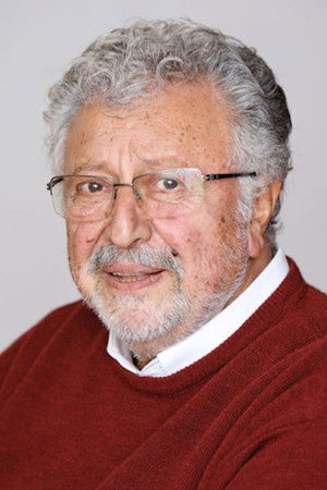 Metin Akpınar portrait