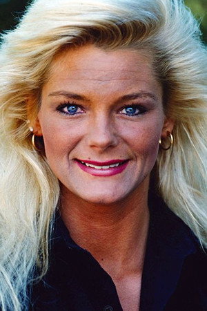 Raye Hollitt portrait