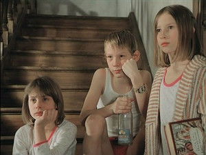 Ghosts from Outside: 1×3 {year} Online En Netflix