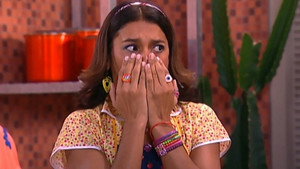 12. Faxinando con una Inimiga
