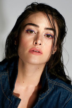 Esra Bilgiç portrait