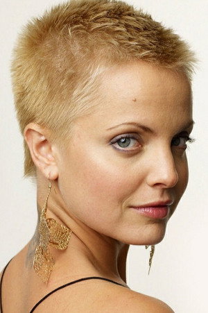 Mena Suvari