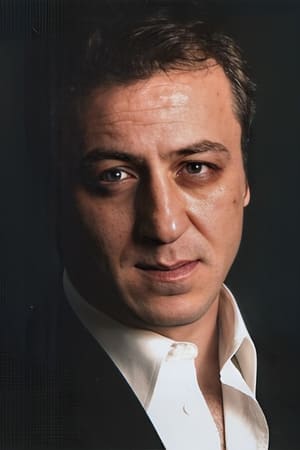 Foto retrato de Barış Falay